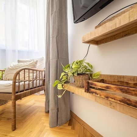 Bohohome 2 Next To The Main Street София Экстерьер фото