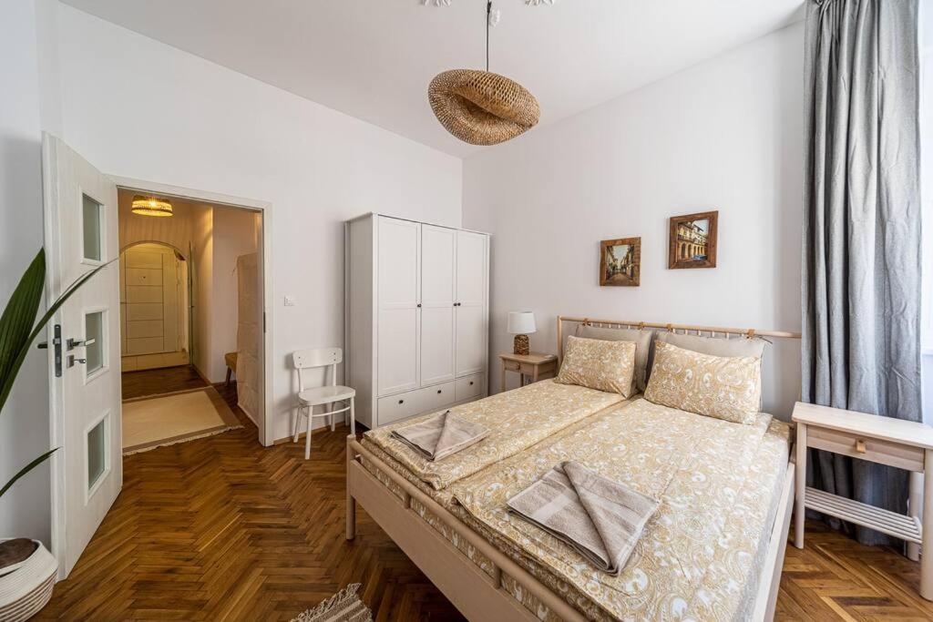 Bohohome 2 Next To The Main Street София Экстерьер фото