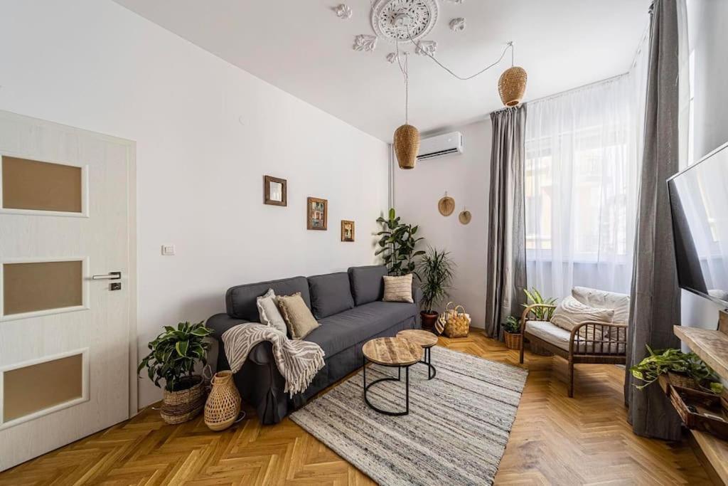 Bohohome 2 Next To The Main Street София Экстерьер фото